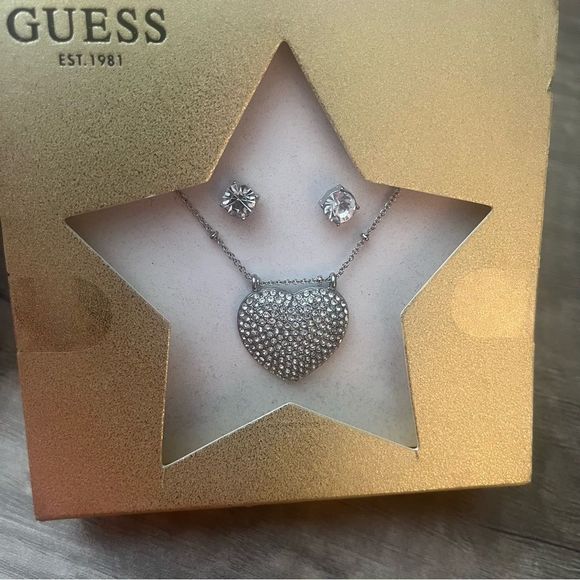 GUESS <3 NECKLACE & EARRINGS SET - Picture 5 of 6